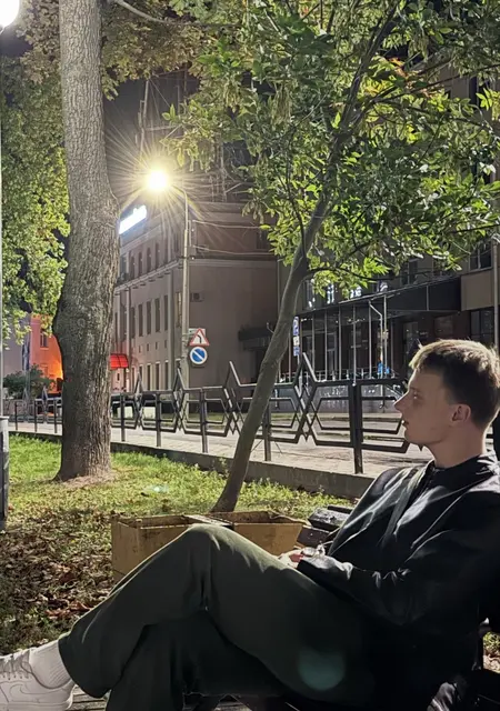 Я Максим, 18, из Минска, ищу знакомство для общения