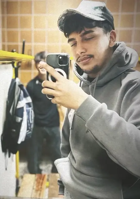 Mohammad из Касселя, мне 19, познакомлюсь для вирта