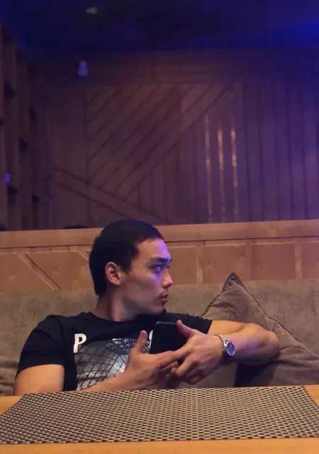 Я Tommy, 28, из Актау, ищу знакомства на одну ночь