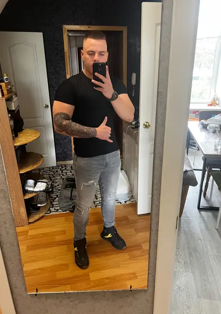 Я Олег, 26 років, знайомлюсь для спілкування у Луцьк