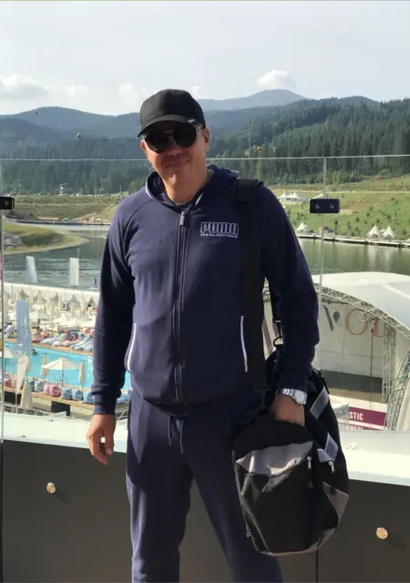 Vova из Винницы, мне 44, познакомлюсь для приятного времяпровождения