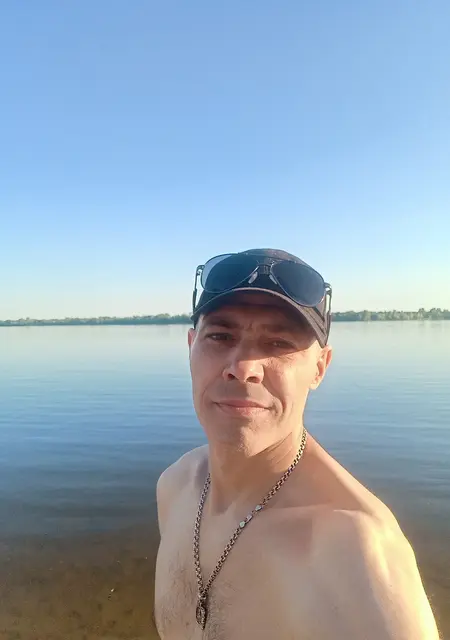 Олег из Каменского, мне 47, познакомлюсь для общения