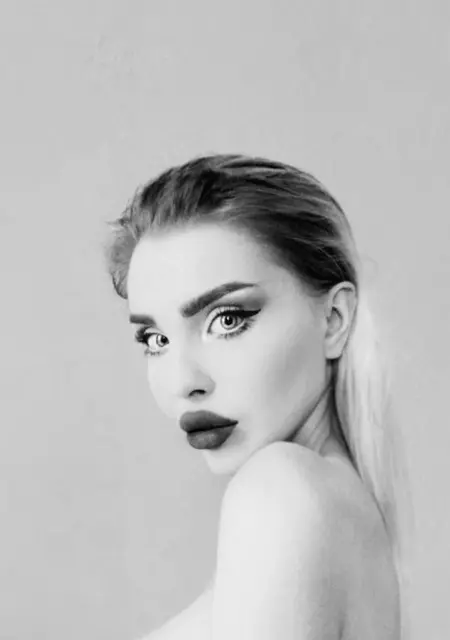 Миа з Харкова, шукаю на сайті приємне проведення часу