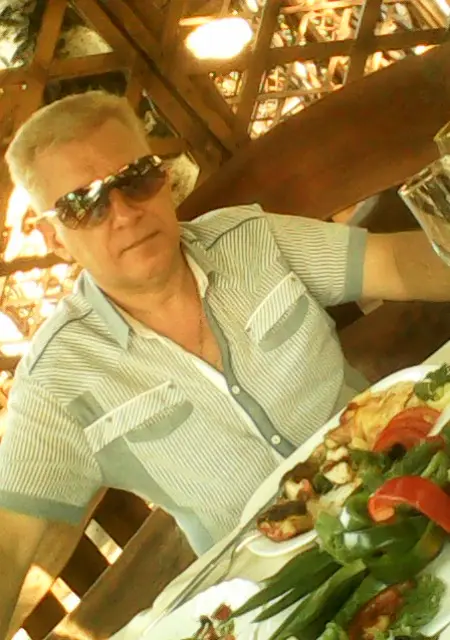 Алексан з Кривого Рогу, мені 58 років, познайомлюсь на одну ніч