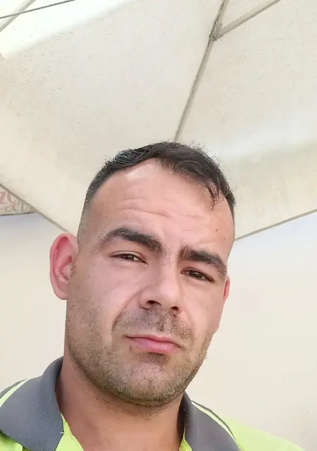 Soy Iscocoria, 34 años de Sevilla, busco conocer gente para relación sin ataduras