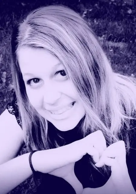 Я Снежана, 21 років, знайомлюсь для дружби у Мелітополі