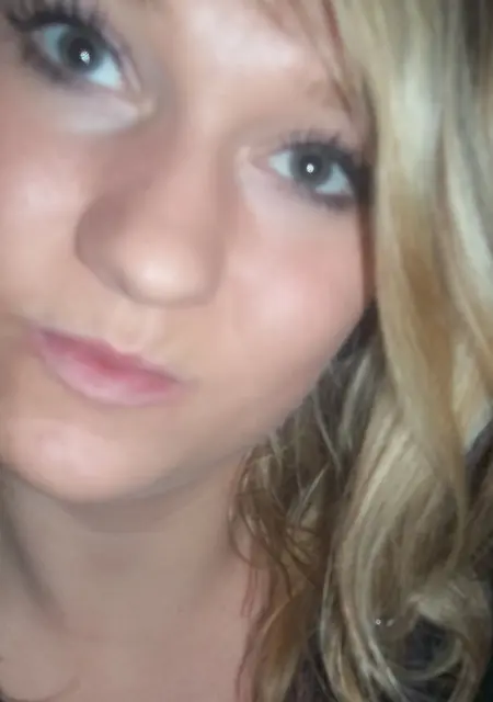 Я Карина, 22, из Бородянки, ищу знакомство для постоянных отношений