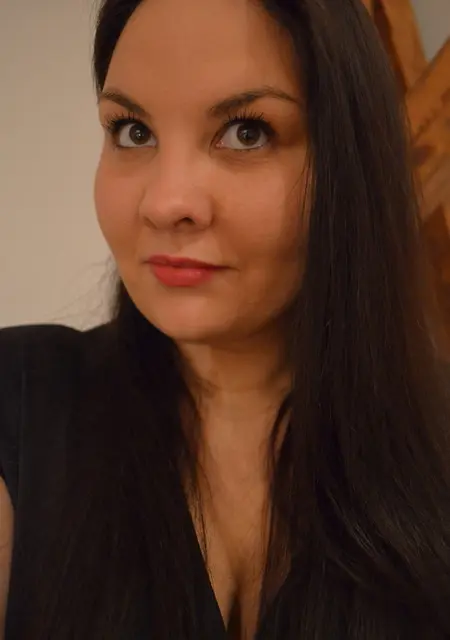 Я Елена, 23 років, знайомлюсь для спілкування у Тернополі