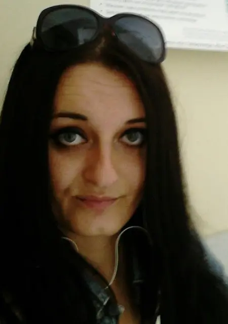 Лариса з Чернівці, мені 27 років, познайомлюсь для спілкування