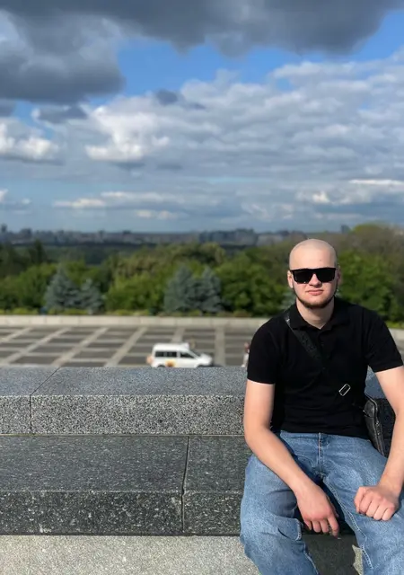 Вадим из Белой Церкви, мне 19, познакомлюсь на одну ночь