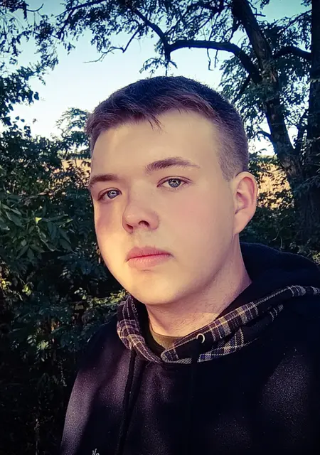 Володимир из Днепра, мне 20, познакомлюсь на одну ночь