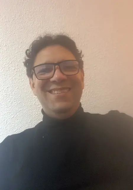 Jhony из Барселоны, ищу на сайте приятное времяпровождение