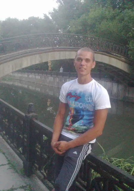 Я Артем, 35, из Мелитополя, ищу знакомство для постоянных отношений