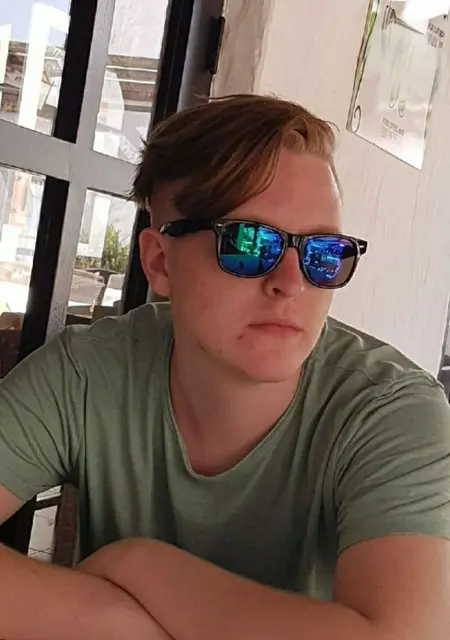 Я Robin, 23, из Стокгольма, ищу знакомство