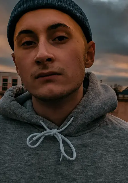 Я Артем, 23, из Барановичей, ищу знакомство для открытые отношения