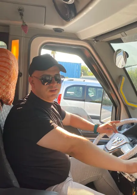 Я Mehmet, 29, из Измира, ищу знакомство для вирта