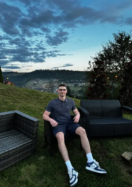 Захар з Броварів, мені 20 років, познайомлюсь для приємного проведення часу