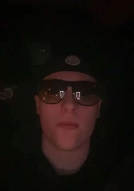 Я Victor, 25, из Мёльнлюкке, ищу знакомства без обязательств