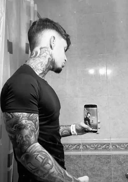 Sebastián de Madrid, tengo 22 años, listo para conocer para conversación virtual
