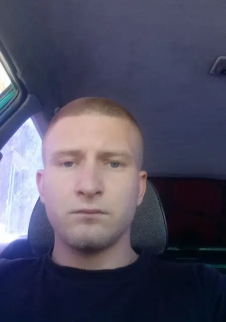 Бодя из Лубен, мне 25, познакомлюсь на одну ночь