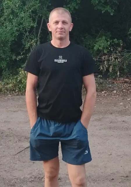 Александр из Луганска, ищу на сайте знакомства без обязательств