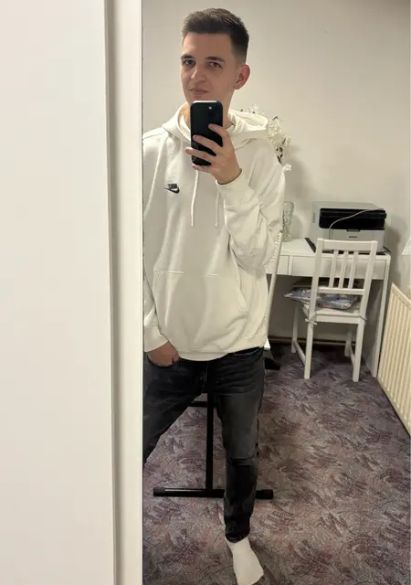 Michal из Високе-Мито, ищу на сайте знакомства на одну ночь