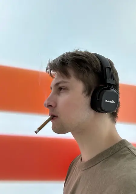 Я Влад, 23, из Каира, ищу знакомство для приятного времяпровождения