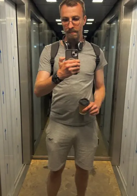 Вова из Днепра, ищу на сайте знакомства на одну ночь