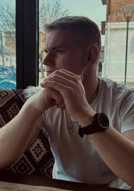 Я Vlad, 25 років, знайомлюсь для спілкування у Києві