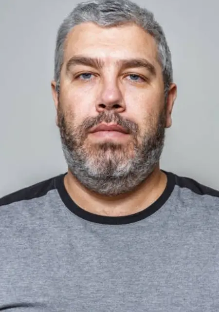 Ігор з Львова, мені 44 років, познайомлюсь для вірт