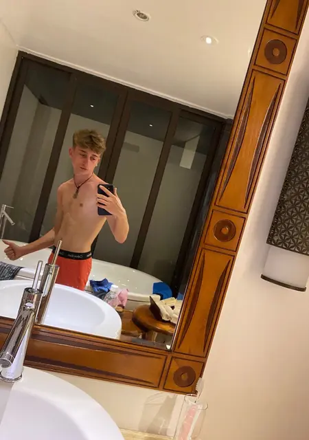 Soy Ferran, 19 años de Lleida, busco conocer gente para relación a largo plazo