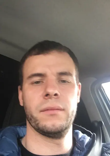 Александр из Каира, мне 43, познакомлюсь без обязательств