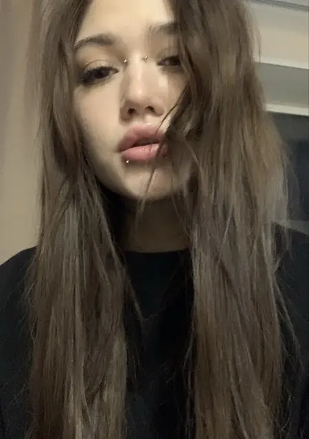Я Лола, 19, знакомлюсь для приятного времяпровождения в Франкфурте-на-майне