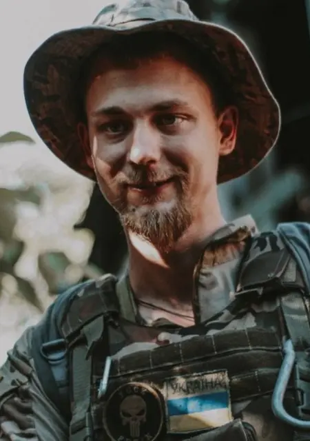 Дмитро из Славянска, мне 28, познакомлюсь для приятного времяпровождения