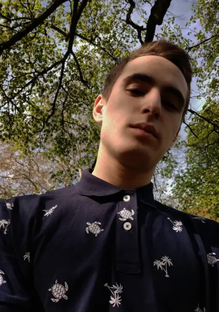 Я Константин, 20, из Гродно, ищу знакомства на одну ночь