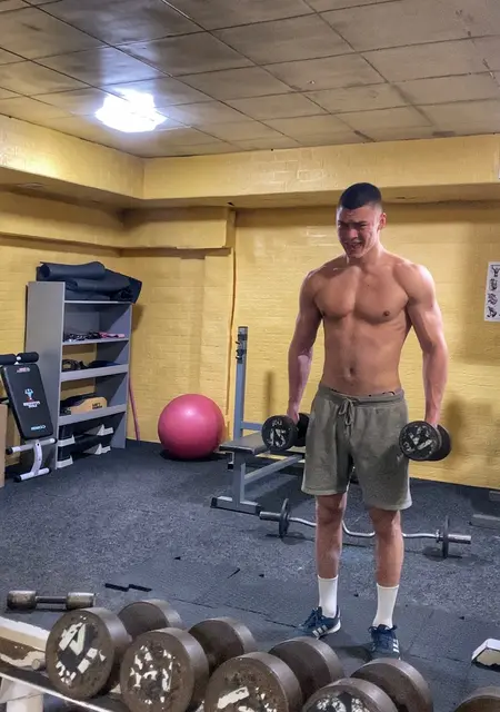 Максим из Ивано-Франковска, мне 24, познакомлюсь на одну ночь