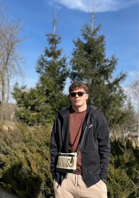 Artem з Тернополя, мені 21 років, познайомлюсь на одну ніч