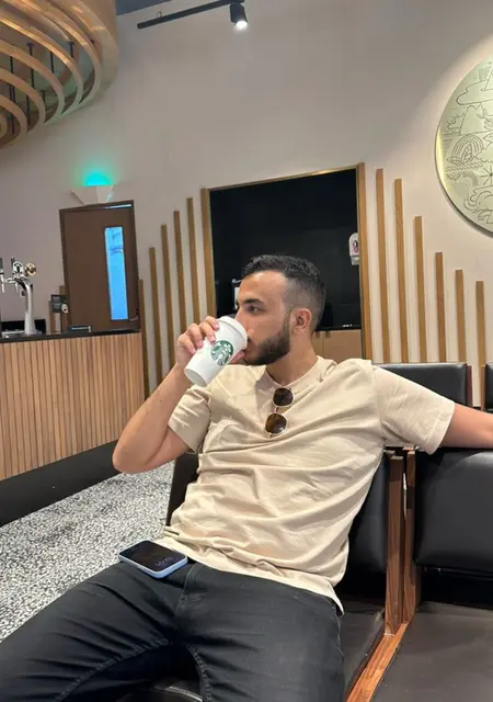 Amine из Вила-Франка-де-Шира, мне 28, познакомлюсь для общения