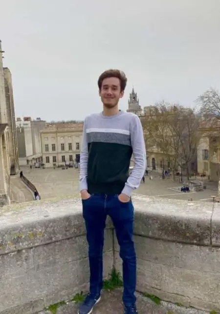 Я Maxime, 19, знакомлюсь в Париже