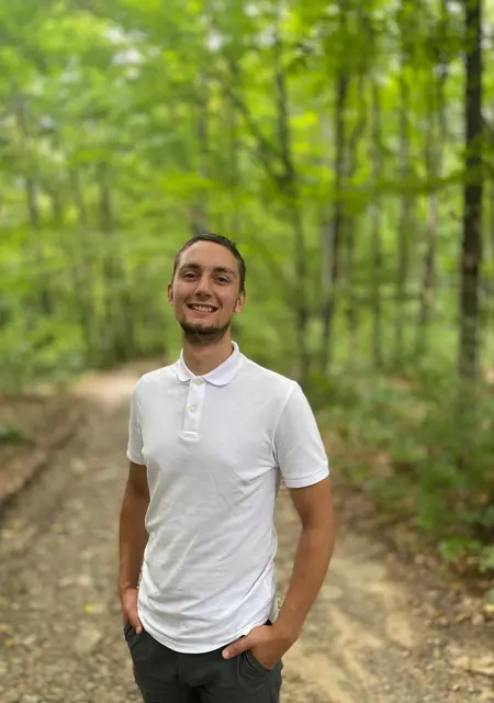 Я Mykola, 22 років з Чернівців, шукаю знайомства на одну ніч