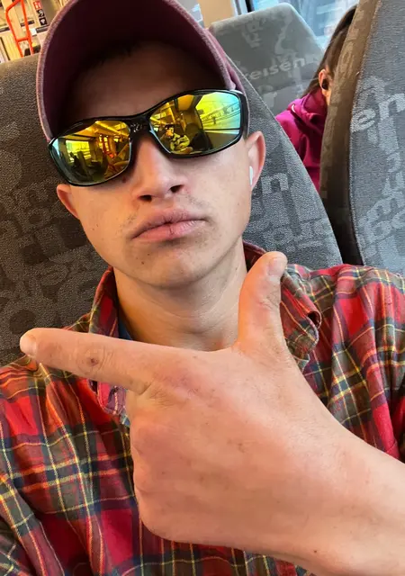 Я Kosta, 23, знакомлюсь для постоянных отношений в Осло