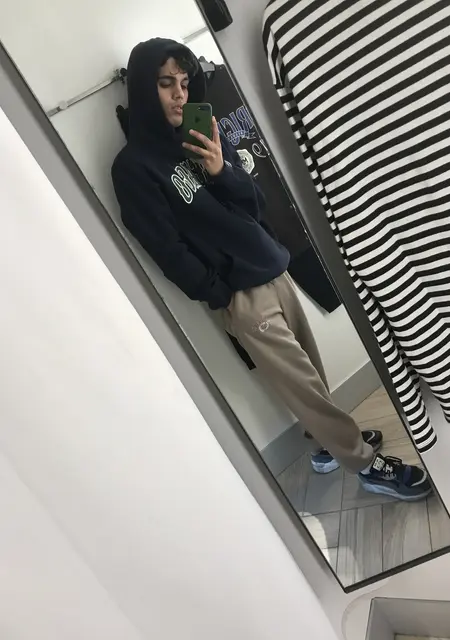 Я Alex, 24, из Лимы, ищу знакомство для приятного времяпровождения