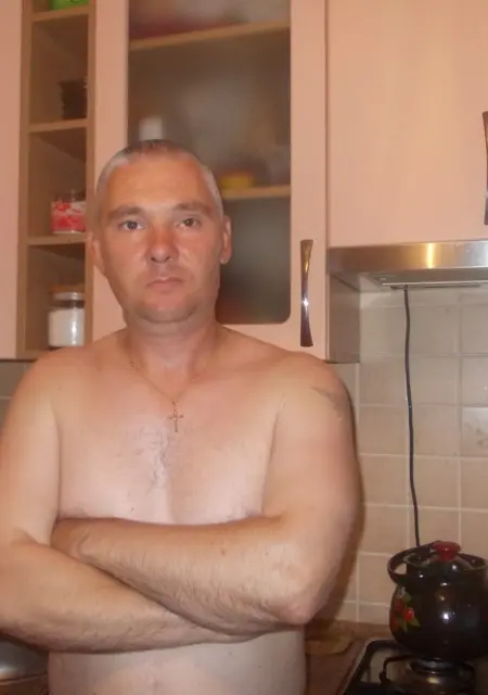 Я Олег, 51, из Бердянска, ищу знакомства без обязательств