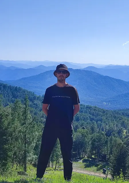 Я Владимир, 35, знакомлюсь без обязательств в Франкфурте-на-майне