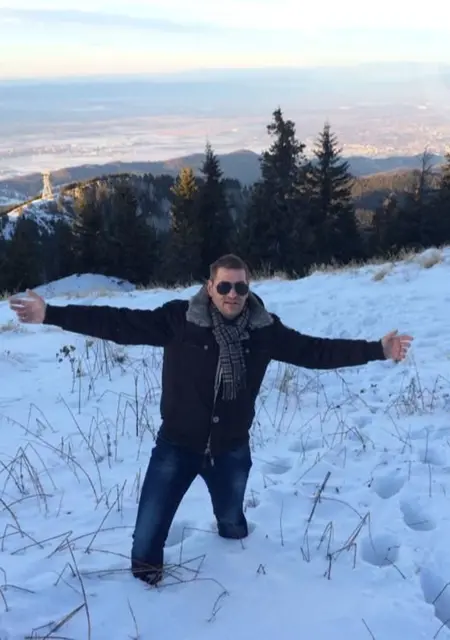 Tom из Бухареста, мне 44, познакомлюсь