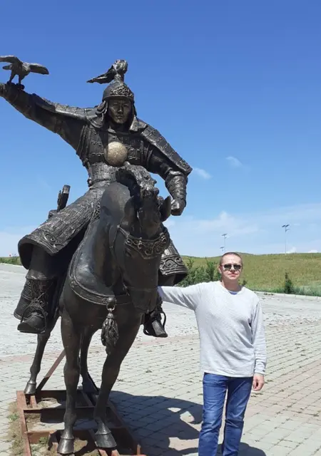 Андрей из Каменского, мне 49, познакомлюсь для дружбы