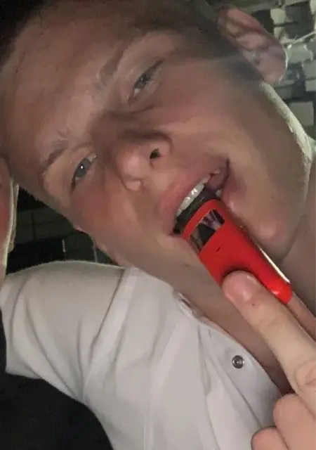 Денис з Вінниці, мені 19 років, познайомлюсь без зобов'язань