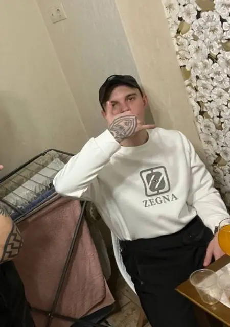 Андрей з Горлівки, мені 23 років, познайомлюсь на одну ніч