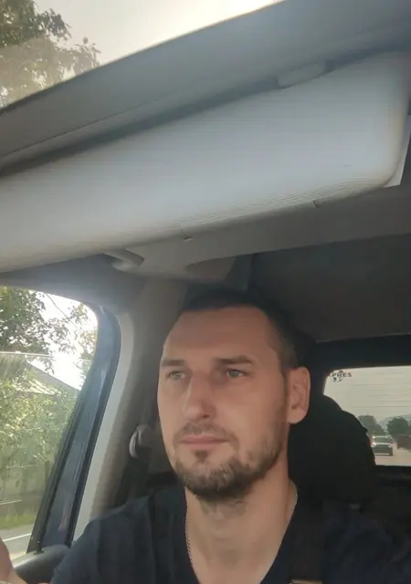 Костя из Ужгорода, ищу на сайте знакомства на одну ночь