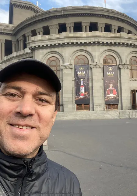 Валера из Салоников, ищу на сайте знакомства без обязательств